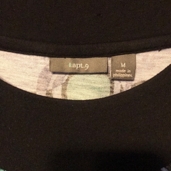 Purple, green beautiful tones in this top. - Picture 2 of 3